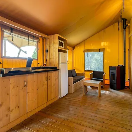 Apartment Spacious Modern Tent For 7 Guests